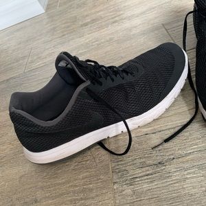 Nike men’s free run size 14